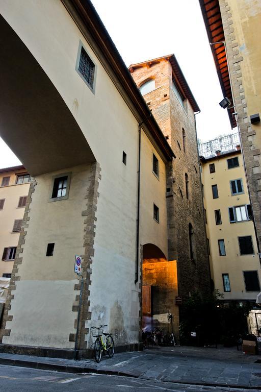 Ponte Vecchio Tower Apartment Firenze Bagian luar foto