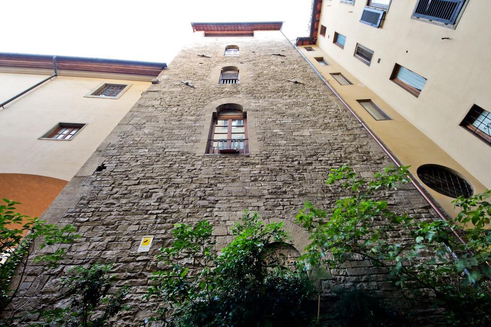 Ponte Vecchio Tower Apartment Firenze Bagian luar foto