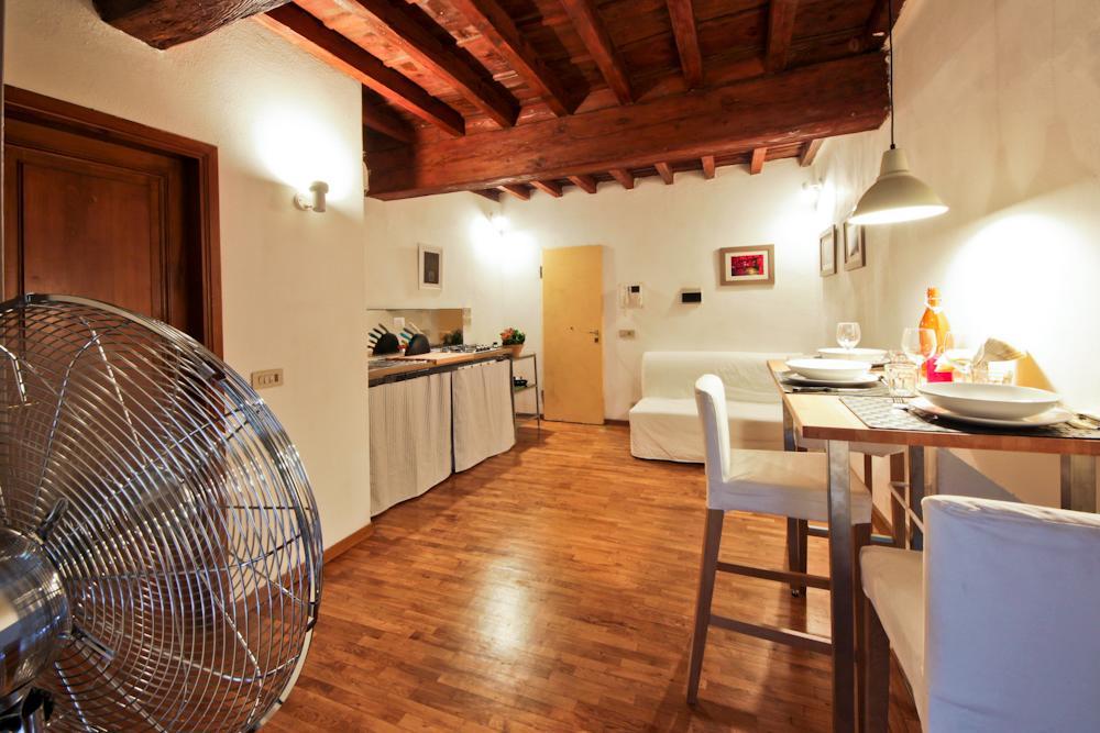 Ponte Vecchio Tower Apartment Firenze Bagian luar foto