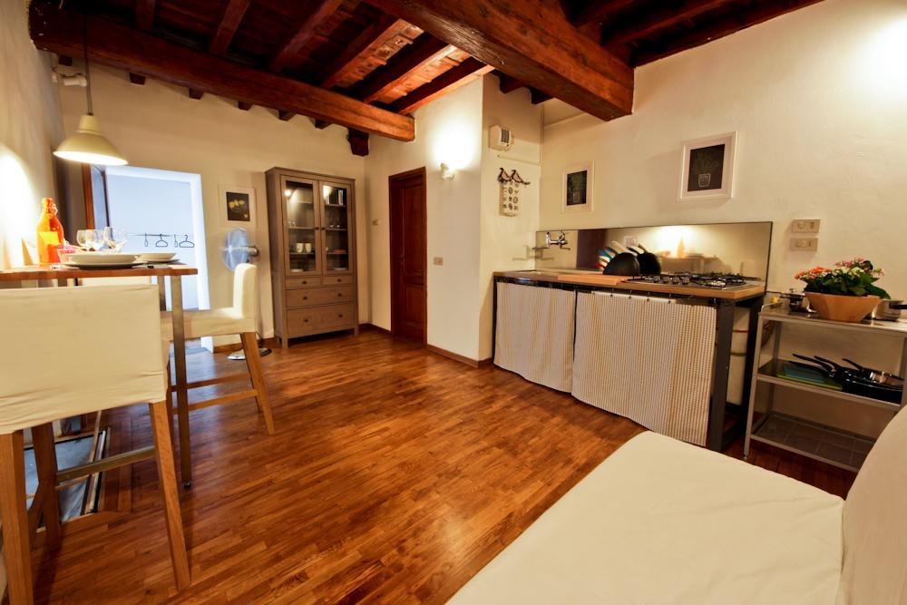 Ponte Vecchio Tower Apartment Firenze Bagian luar foto